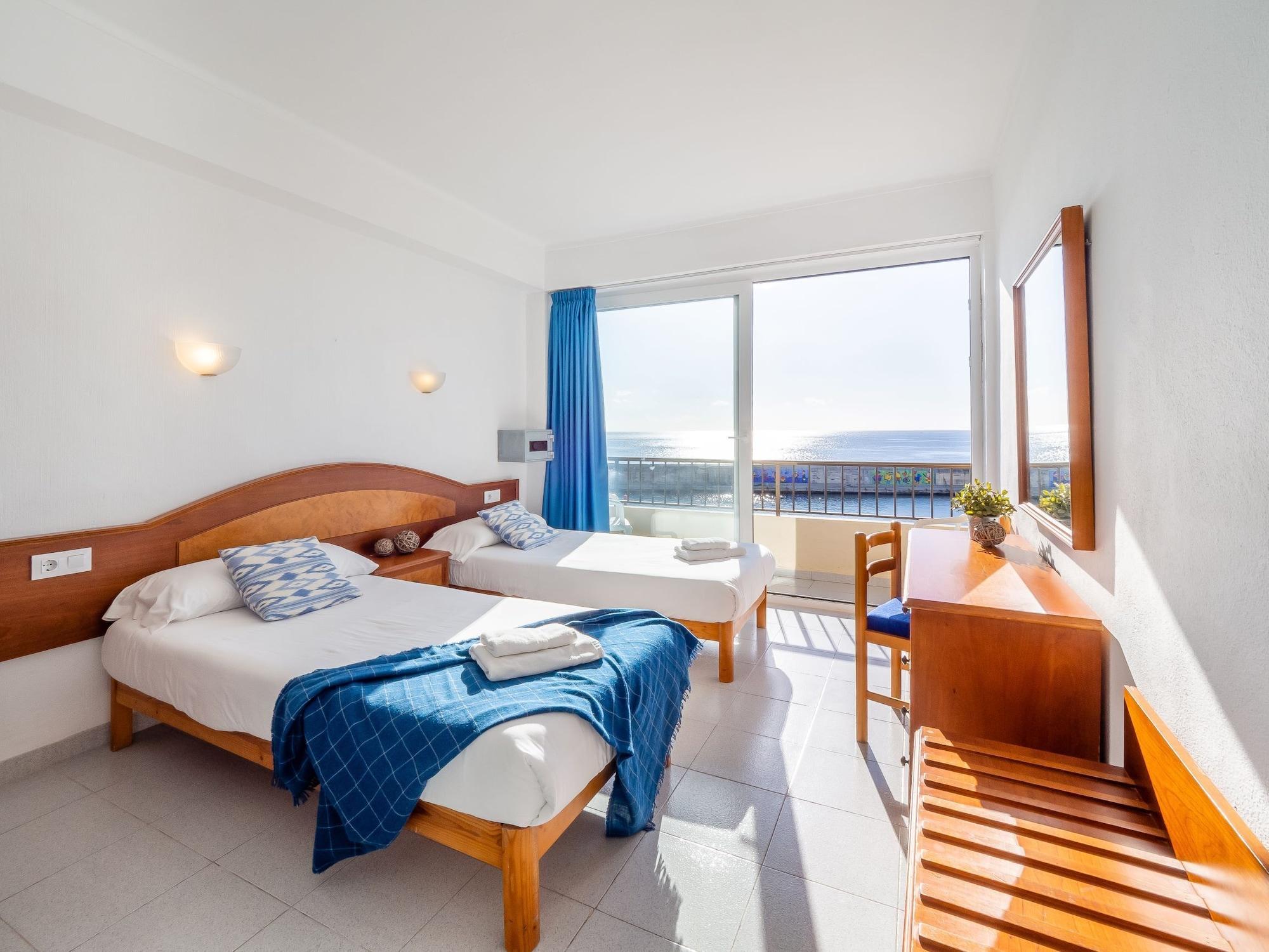Hostal Port Corona Cala Ratjada  Buitenkant foto