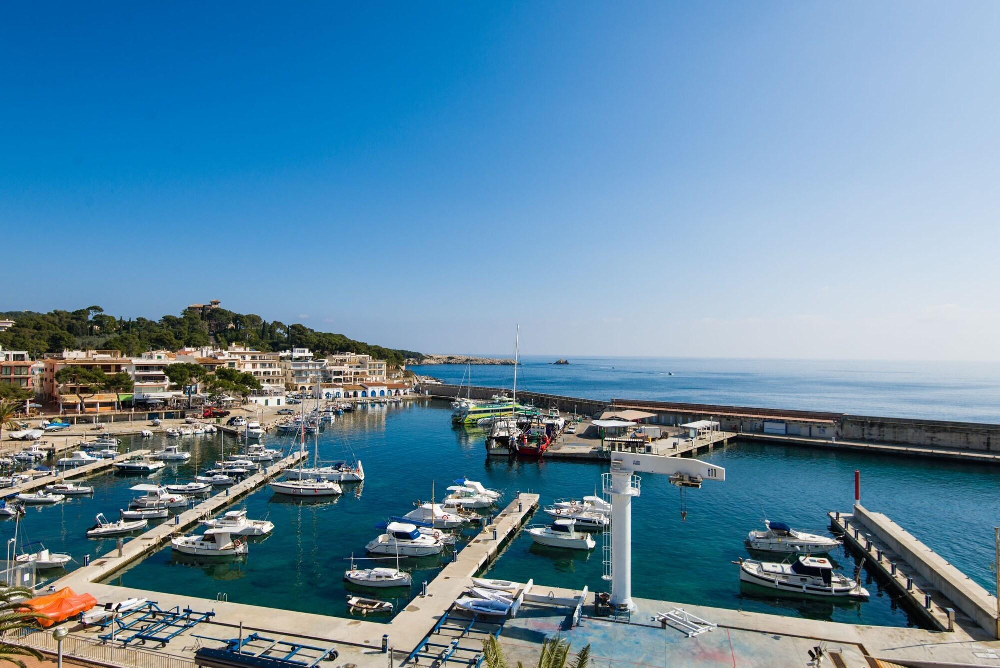 Hostal Port Corona Cala Ratjada  Buitenkant foto
