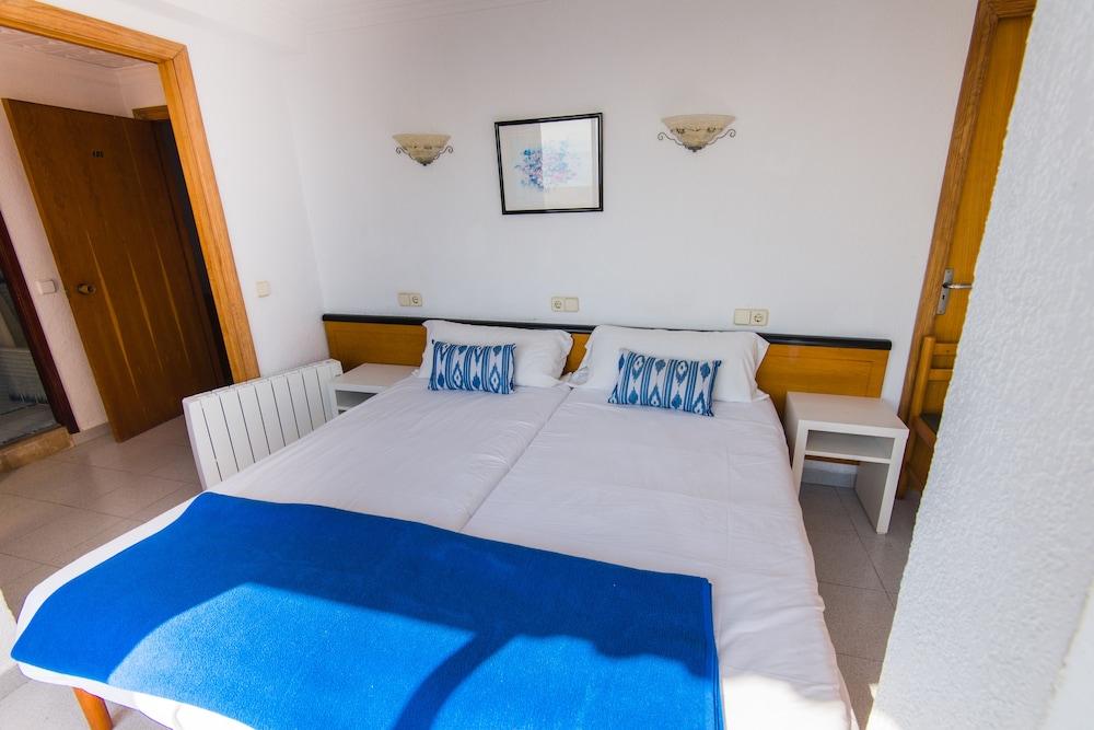 Hostal Port Corona Cala Ratjada  Buitenkant foto