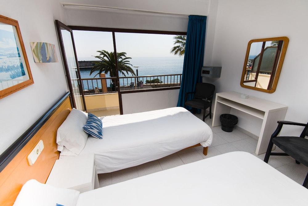Hostal Port Corona Cala Ratjada  Buitenkant foto