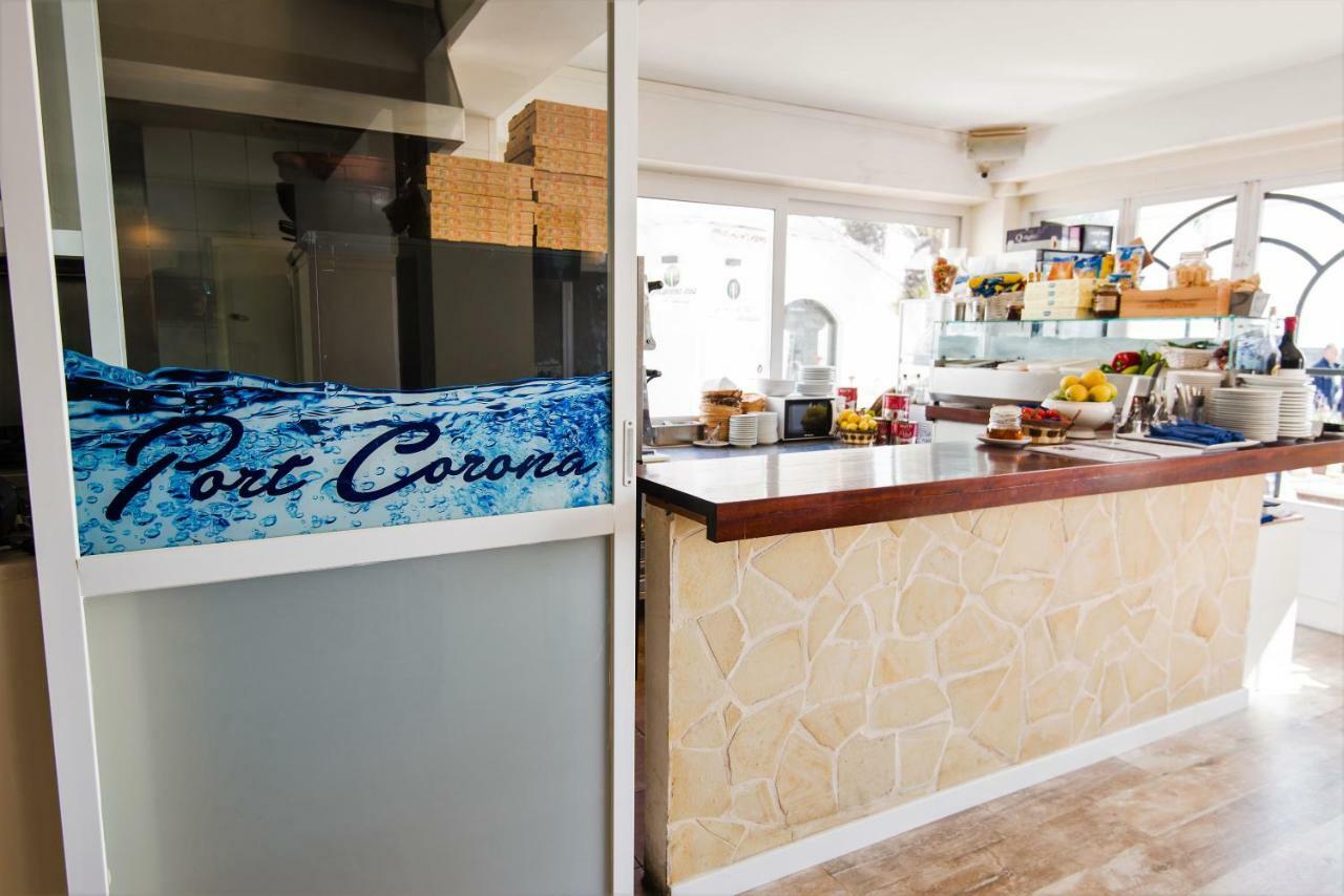 Hostal Port Corona Cala Ratjada  Buitenkant foto