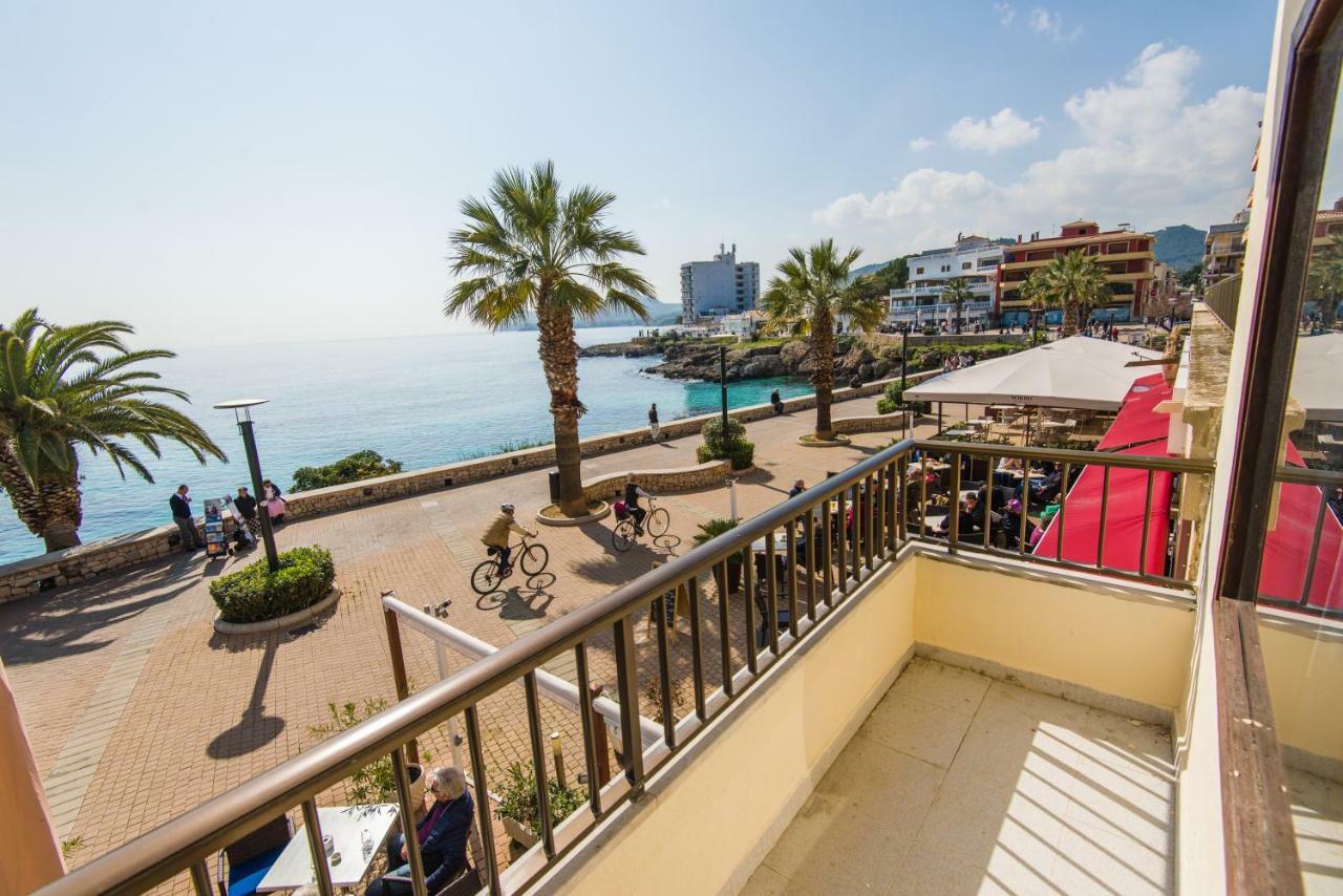 Hostal Port Corona Cala Ratjada  Buitenkant foto